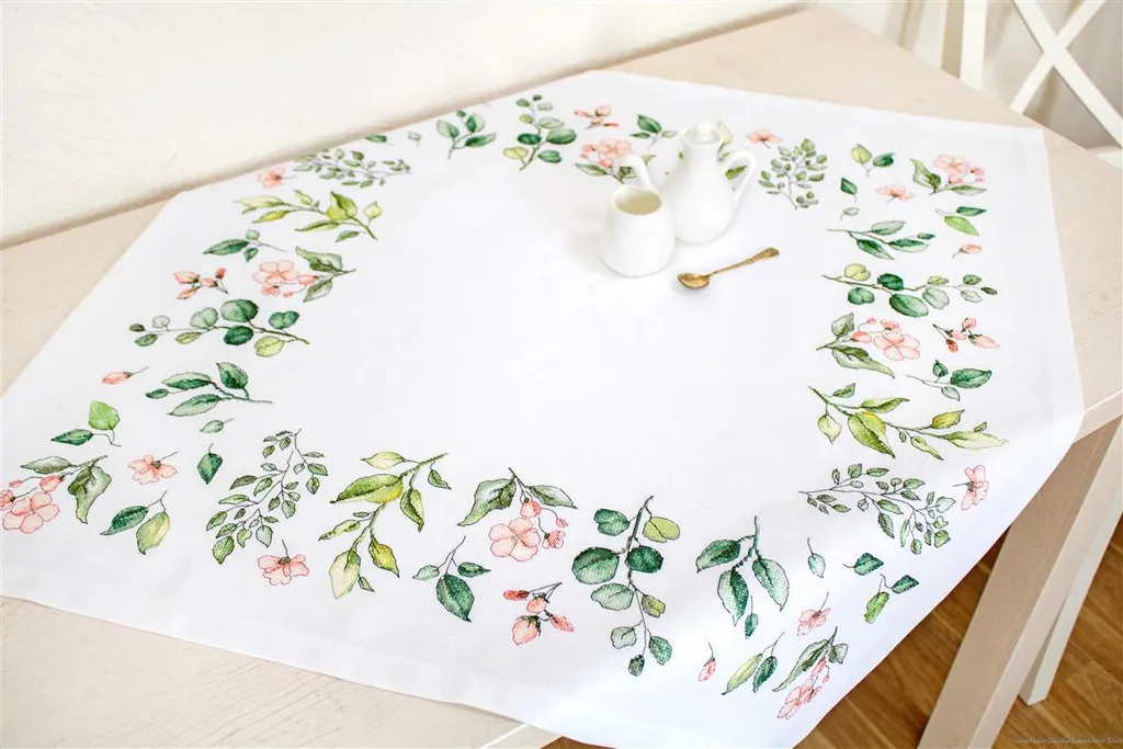 Décoration table DIY nappe point de croix Luca-S motifs nature 75x75