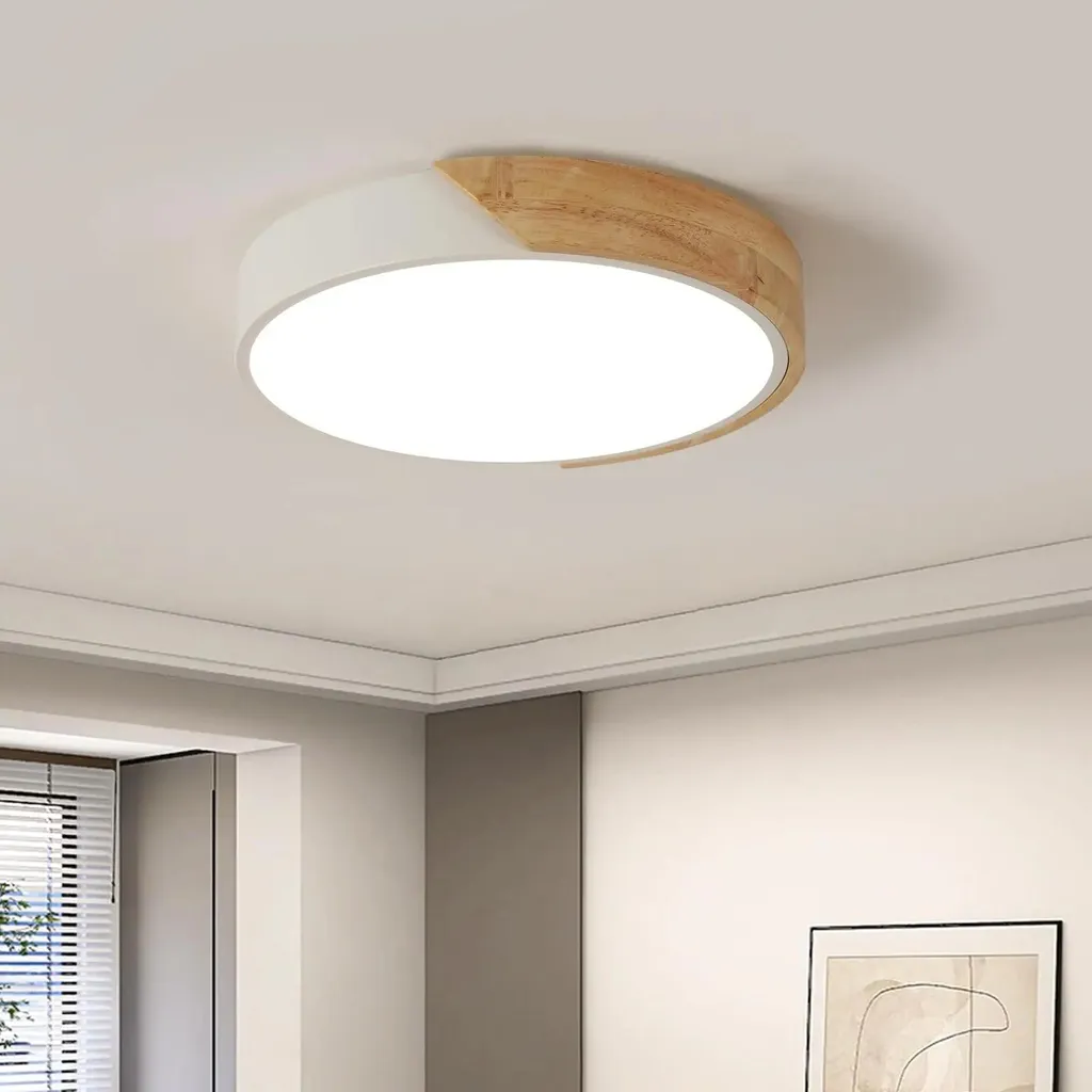 Plafonnier LED bois blanc montage facile pour éclairer une petite pièce
