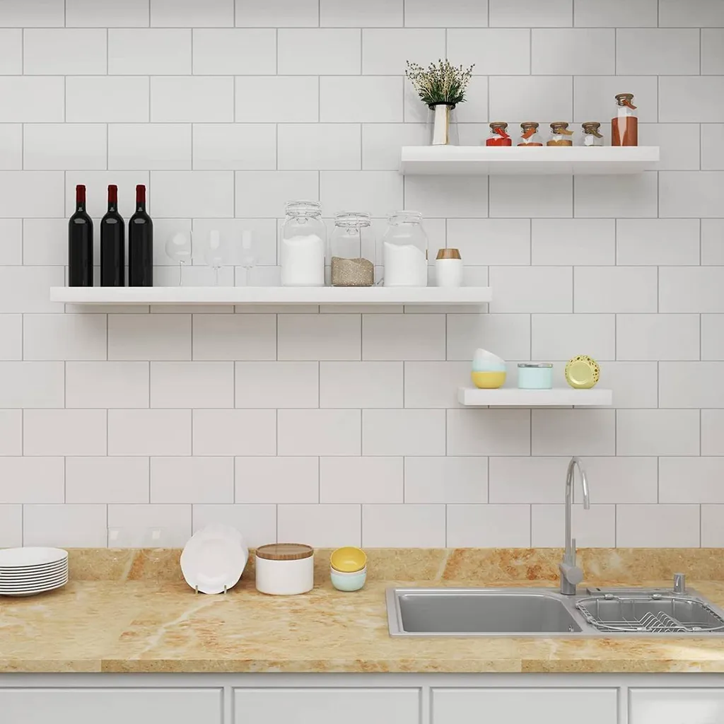 Ensemble d'étagères d'angle murales blanches pour décoration intérieure