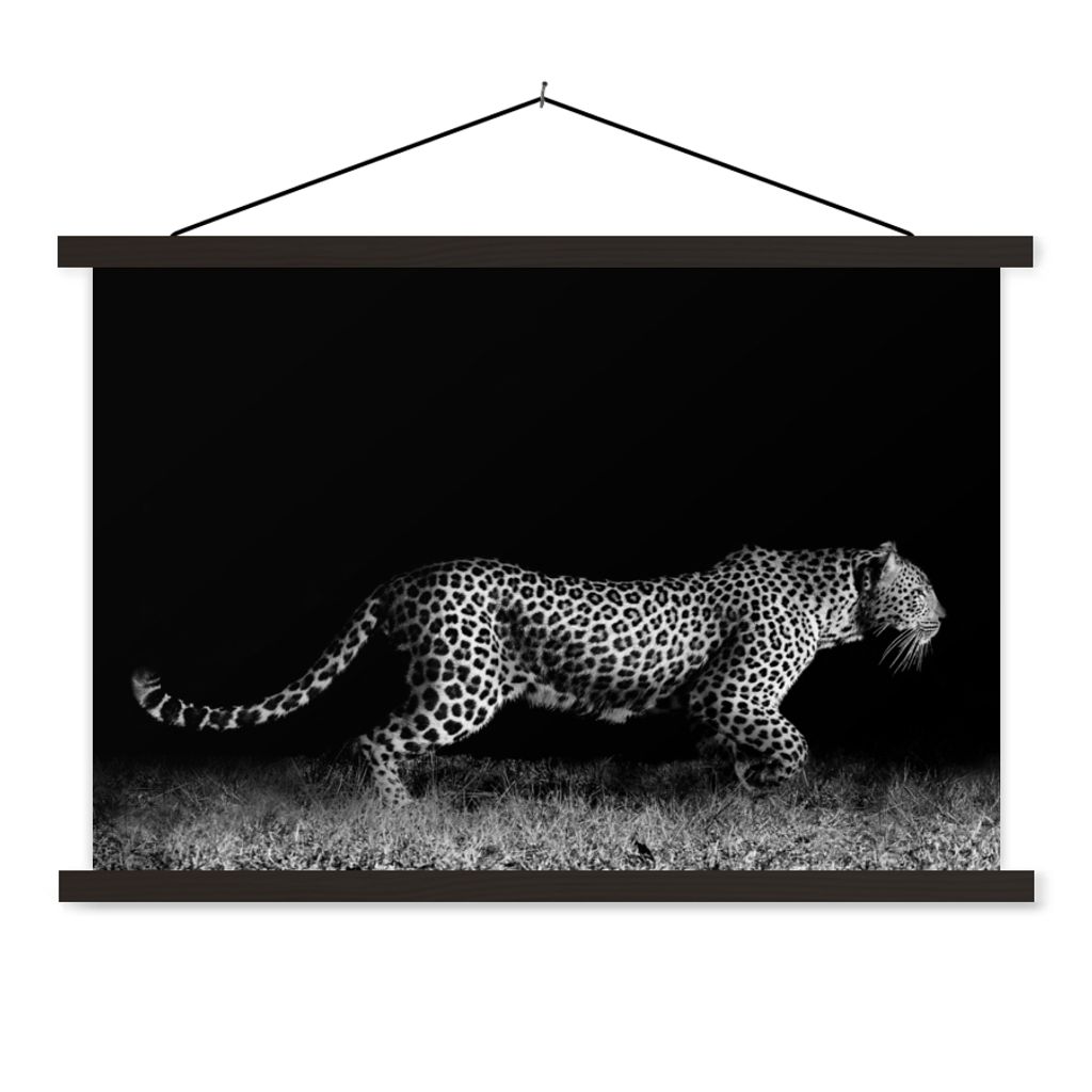 MuchoWow Textilposter Wildtiere - Leopard - Gras - Schwarz - Weiß 120x80 cm mit schwarzem Rahmen - Wanddeko