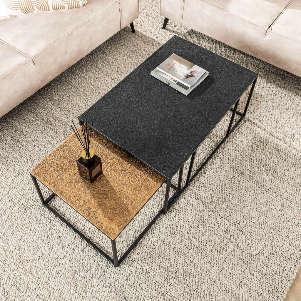 Table basse gain de place pour optimiser les petits salons sombres - 3