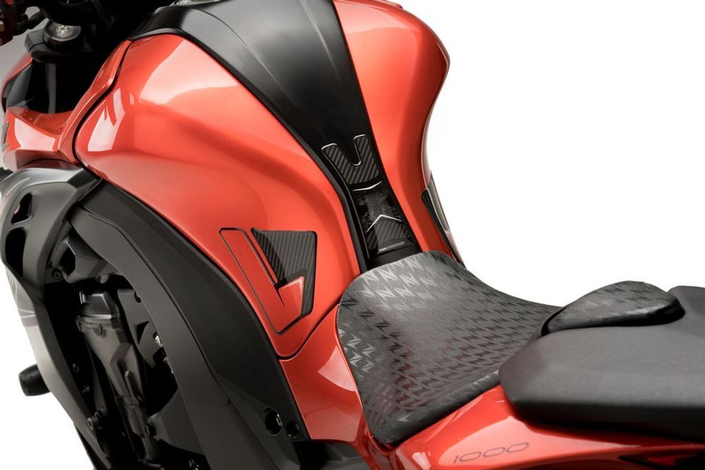 PUIG 8436C Spezifischer Tankschutz passend fuer KAWASAKI Z1000 Carbon look