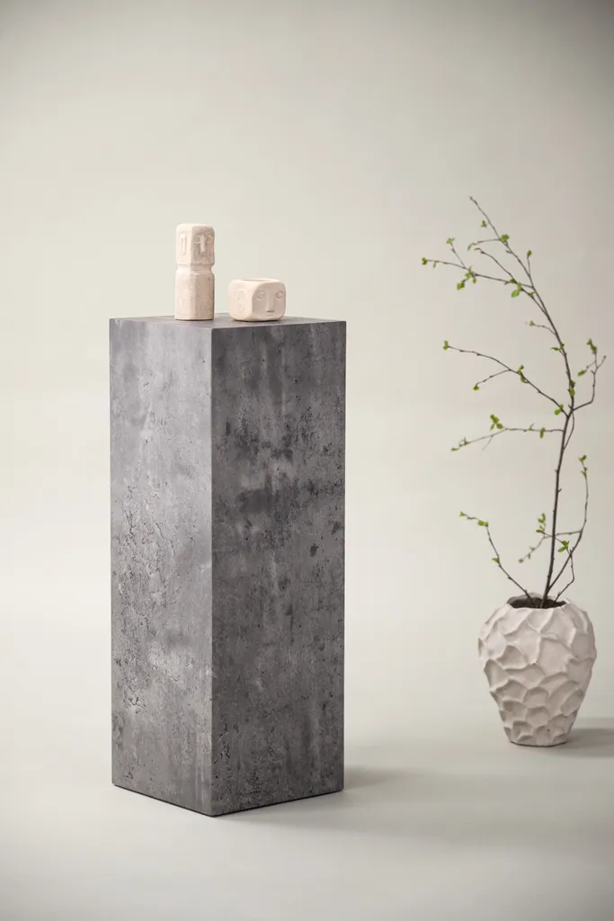 Table basse grise compacte Ramsvik pour optimiser l'espace de votre salon