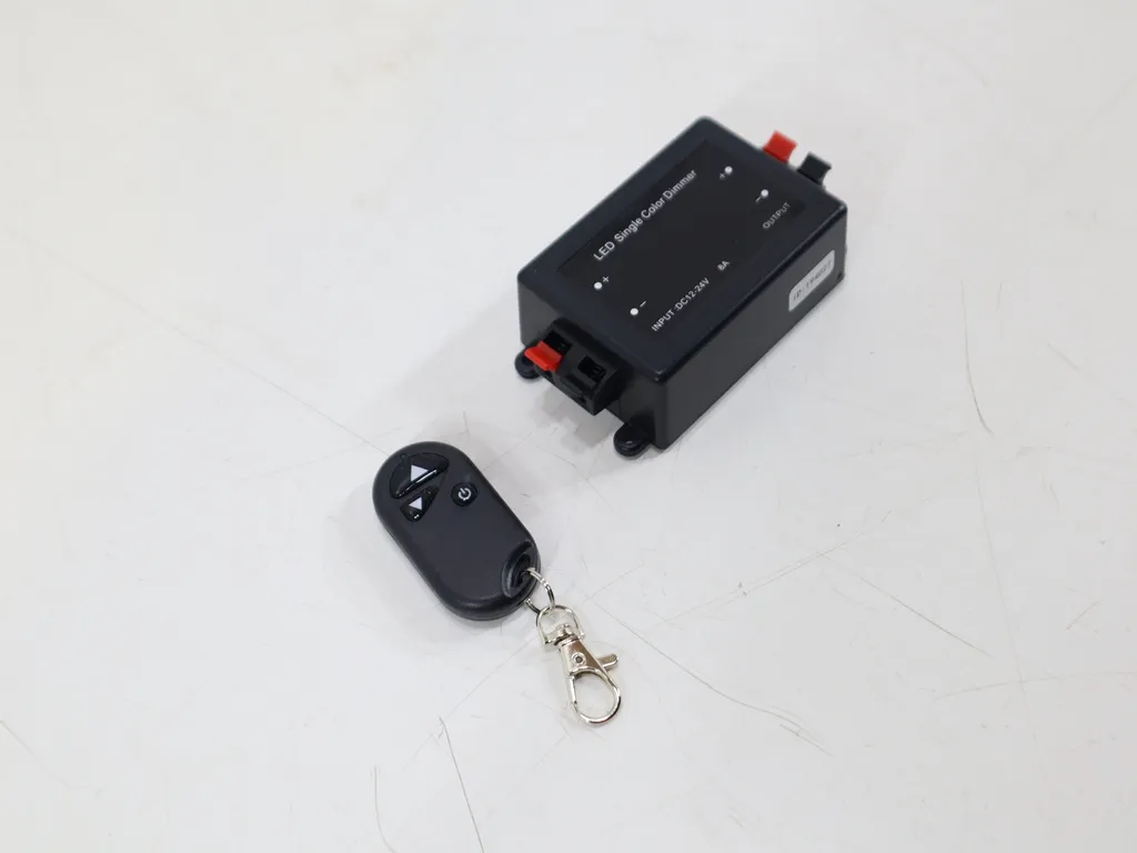Module de gestion d'éclairage sans fil Dometic pour systèmes 12V