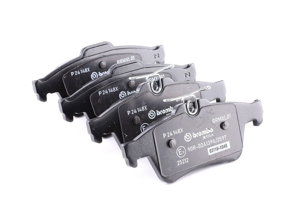 BREMBO Bremsbeläge Satz Hinten für FORD FOCUS III Turnier P Produktbild 