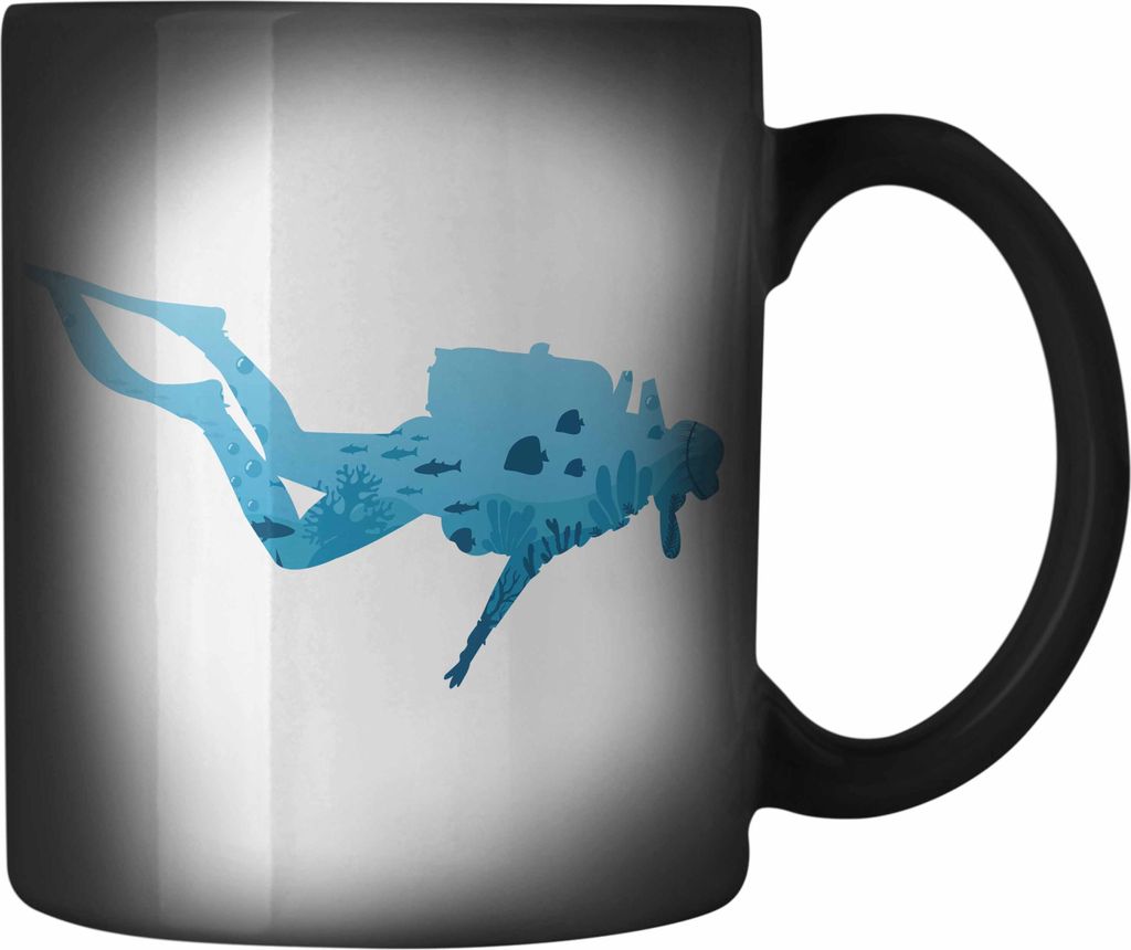 Trendation - Taucher Grafik Farbwechsel Zauber-Tasse Geschenk für Tauchlehrer Geschenkidee Lustig Tauchen Tauchsport Meer See (Schwarz)