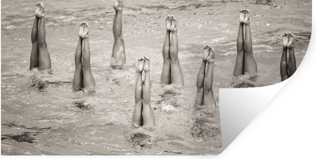 MuchoWow Wandtattoo Wandsticker Wandaufkleber Synchronschwimmerinnen Sepia-Fotodruck 40x20 cm Selbstklebend und Repositionierbar - Aufkleber