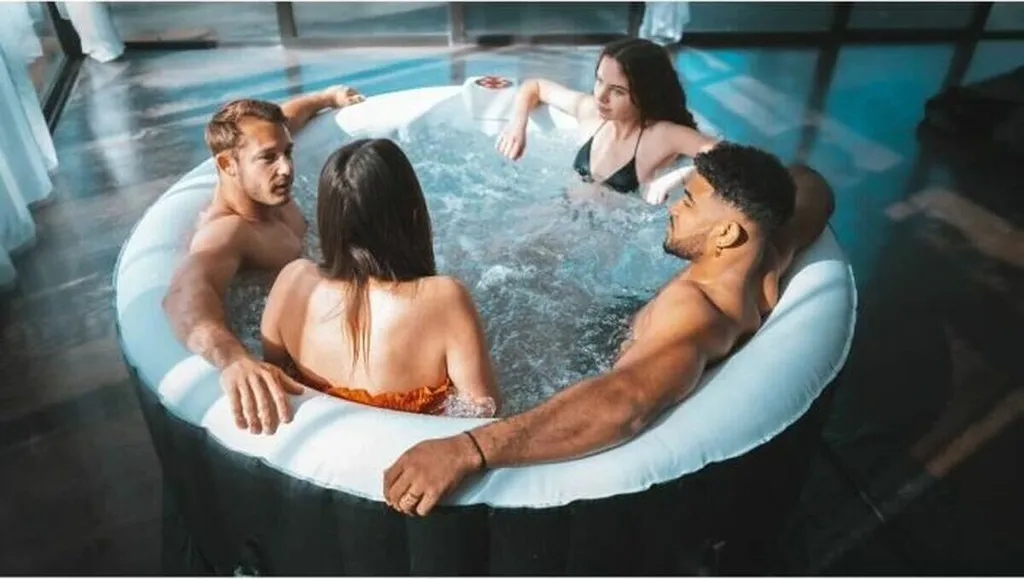 Sunspa Spa Gonflable 4 Personnes - Chauffe Rapide 42°C et 110 Jets d'Air