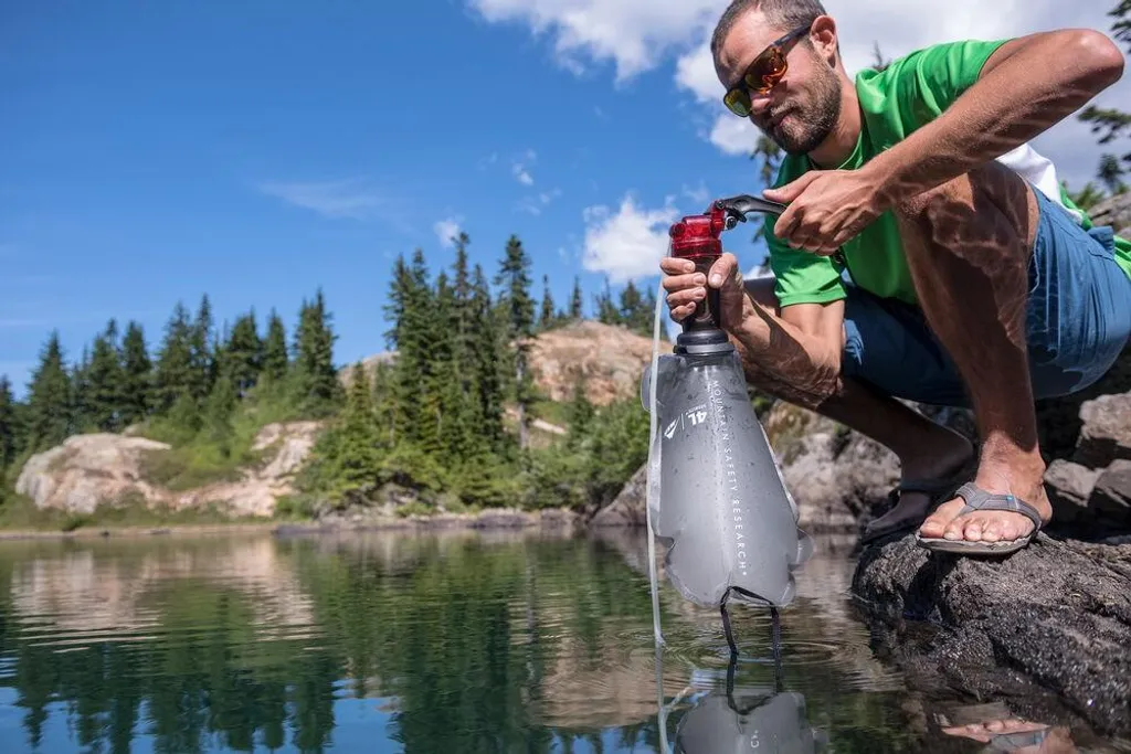 MSR DromLite 4L : Fini l'encombrement avec ce récipient d'eau rétractable