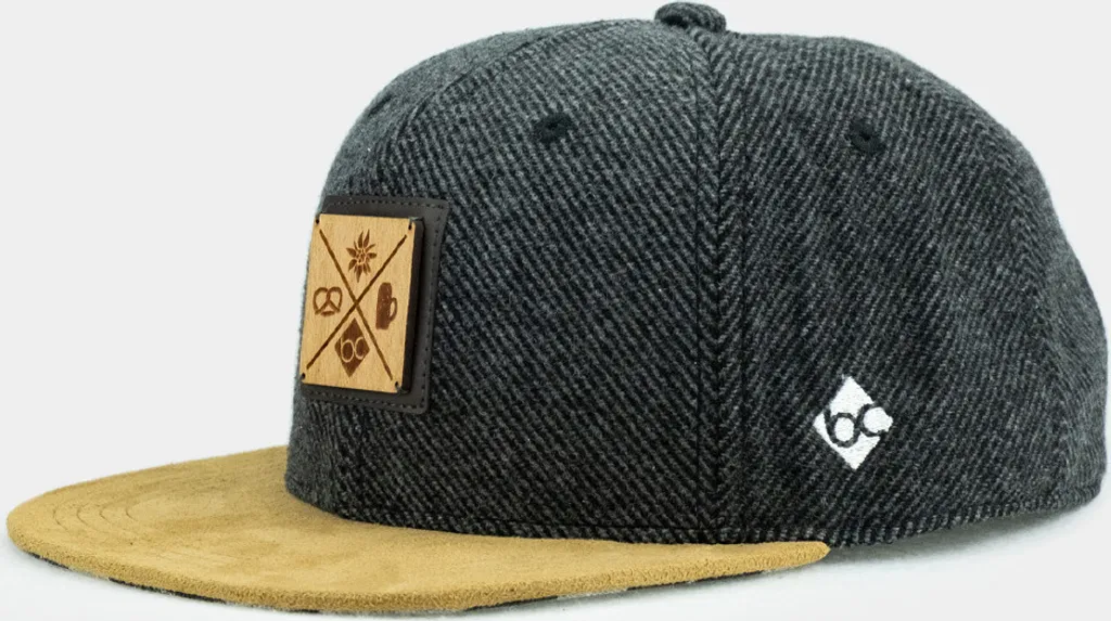 Casquette Snapback Réglable Kreizweis Altbayern : Confort et Badge Bois