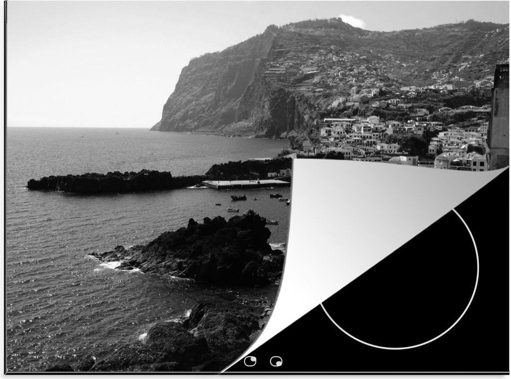 KitchenYeah Herdabdeckplatte Boote - Schwarz - Weiß - Madeira , 71x52cm, Küche Deko, Glaskeramikfeld Herdabdeckung, Abdeckplatte fùr Kochfeld