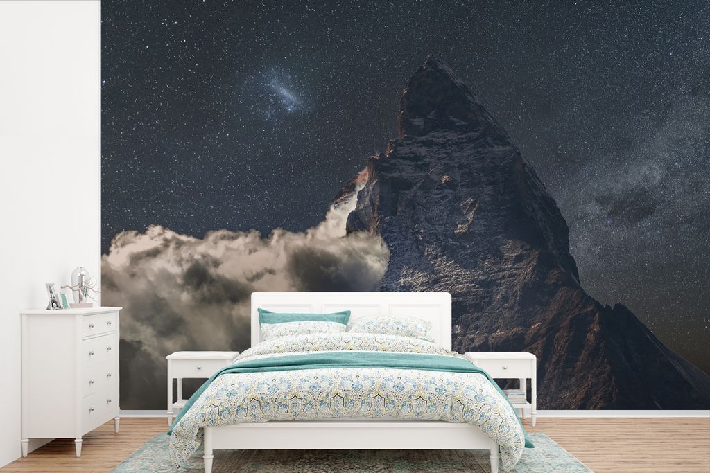MuchoWow Fototapete für Wohnzimmer oder Schlafzimmer Wandtapete Vinyl Motivtapete Niedrige Wolke in der Nähe von Matterhorn unter Nachthimmel i...