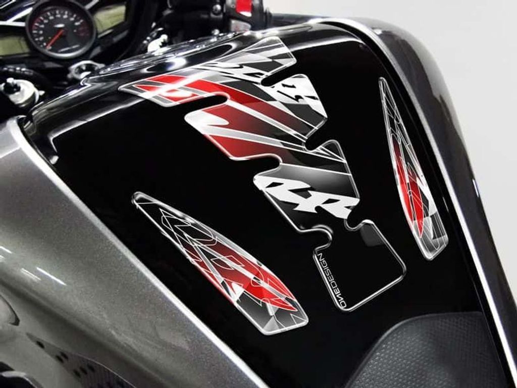 PUIG 4784P Wings Tankprotektor passend fuer HONDA CBR1000F Silber