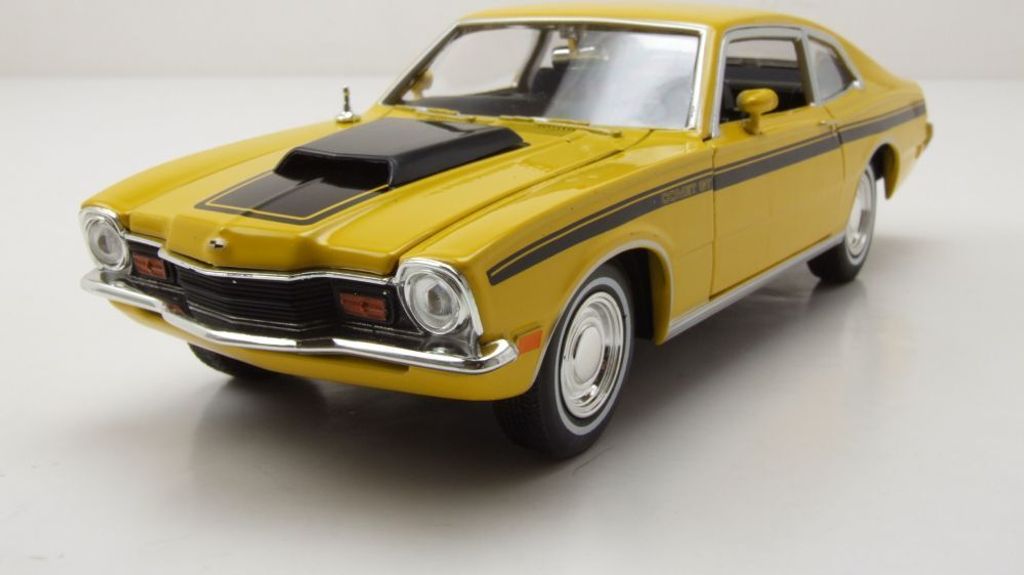 MOTORMAX Ford Thunderbird 1956 Gelb Cabrio – 1:24 Oldtimer Modellauto, Türen & Motorhaube öffnen
