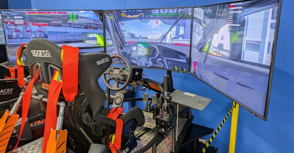 mydays VR Rennsimulator München (40 Min.); Erlebnis verschenken oder selbst erleben; Gutschein für 1 Person(en)