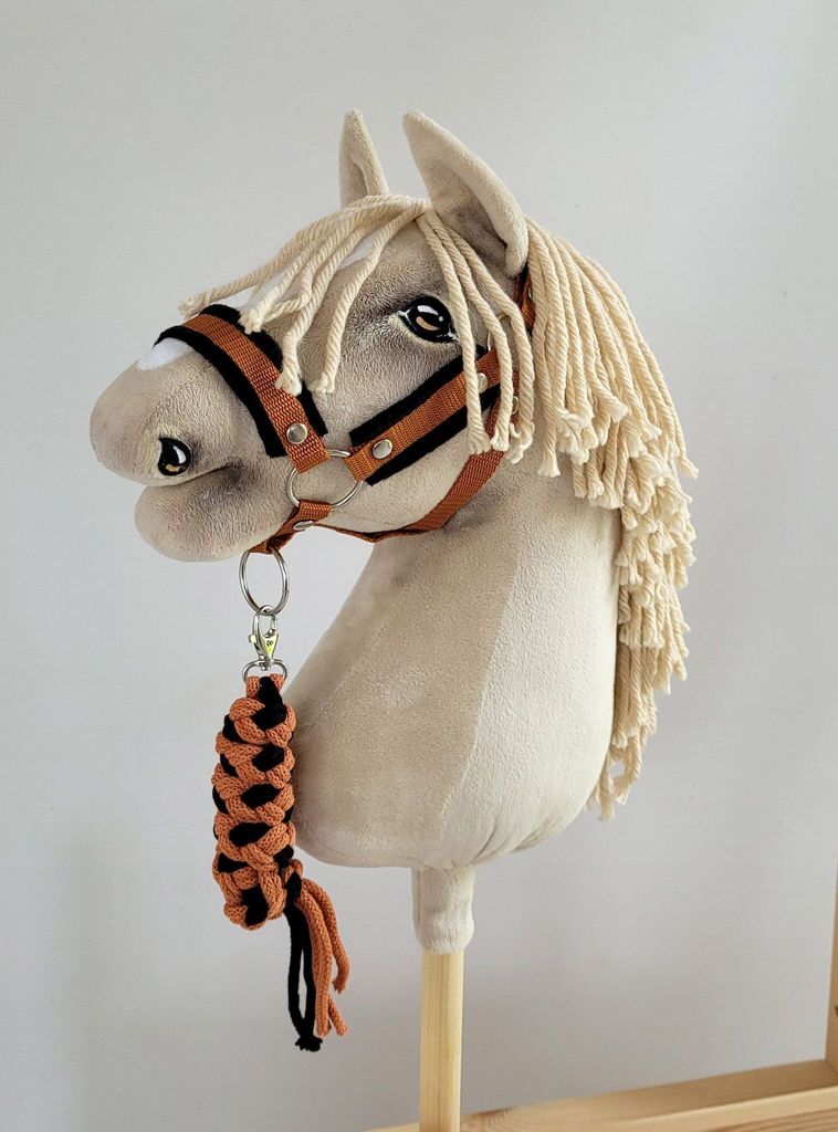 Hobby Horse Babyschlafsack A3 mit schwarzem Fell verstellbar und handgefertigtes Seil