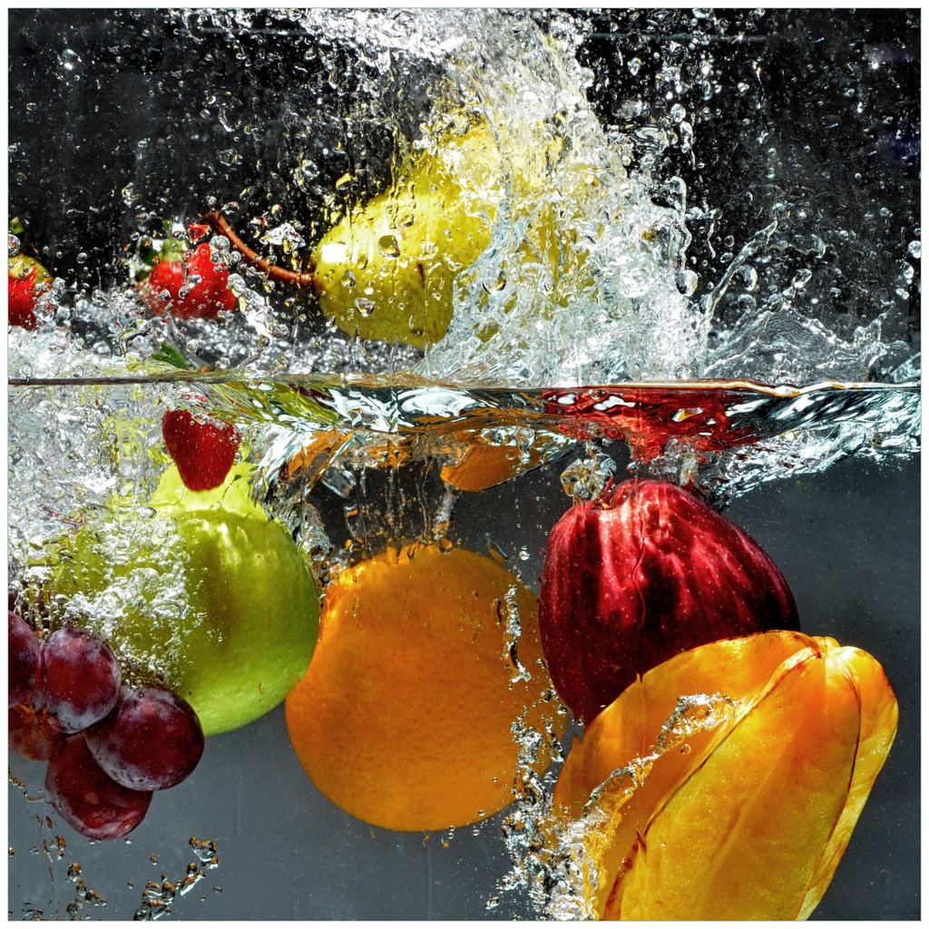 Wallario Premium Glasbild, freischwebende Optik, kräftige Farben, Größe 50 x 50 cm Motiv Früchte im und unter Wasser - Splashing Fruits