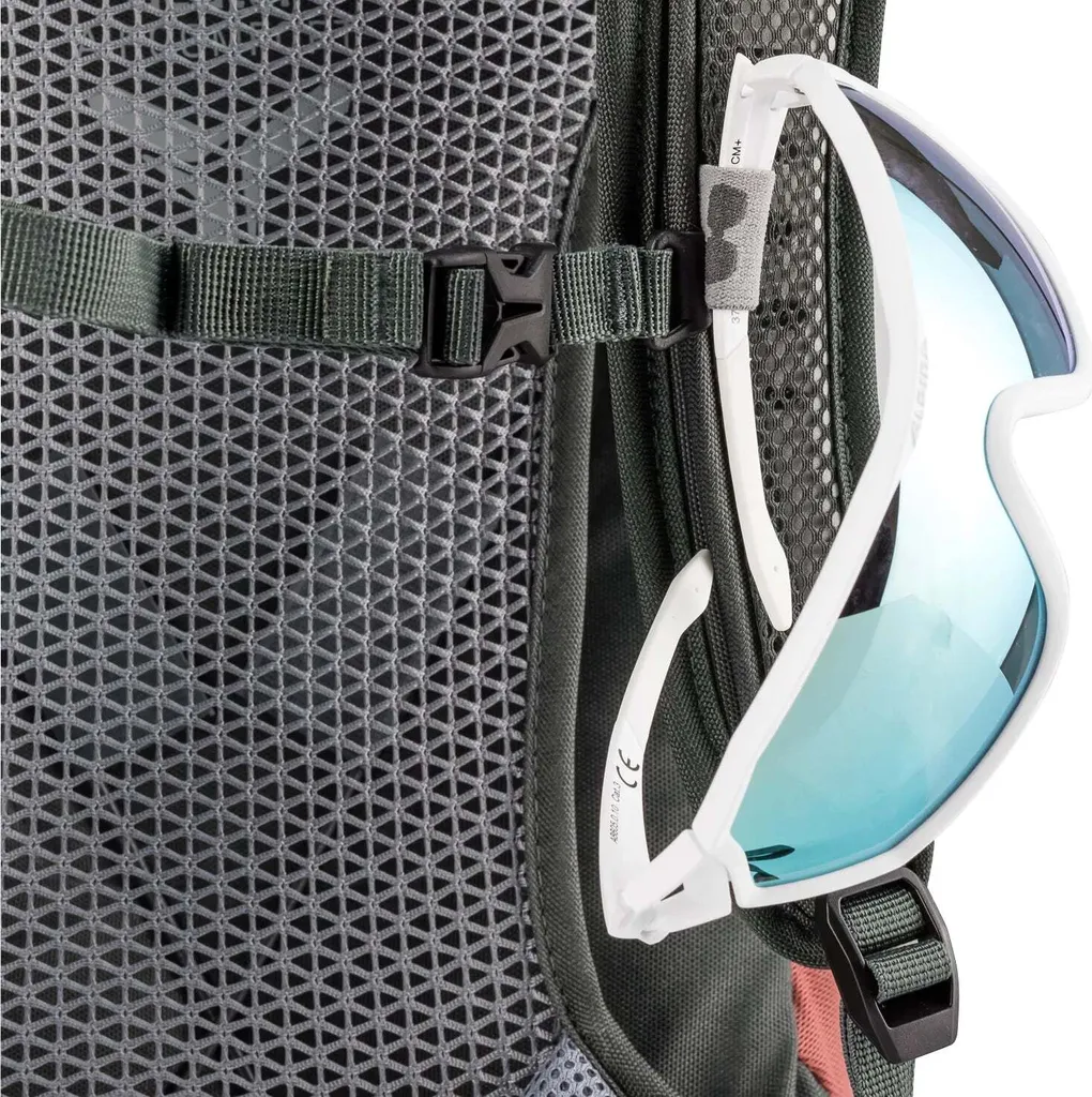 Sac de sport outdoor Deuter AC Lite 16 compact avec filet de dos tendu
