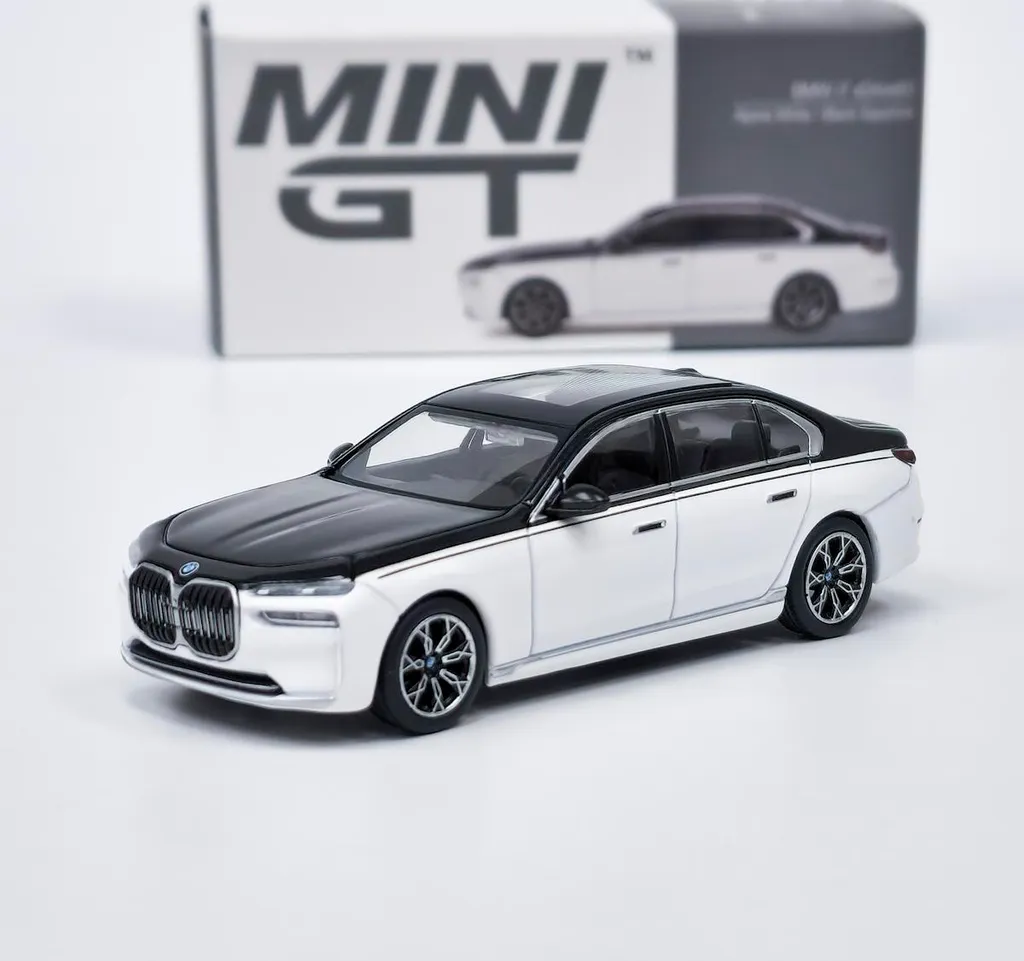 BMW i7 xDrive60 Blanc/Noir Mini GT 1:64 - Modèle Réduit de Collection LHD