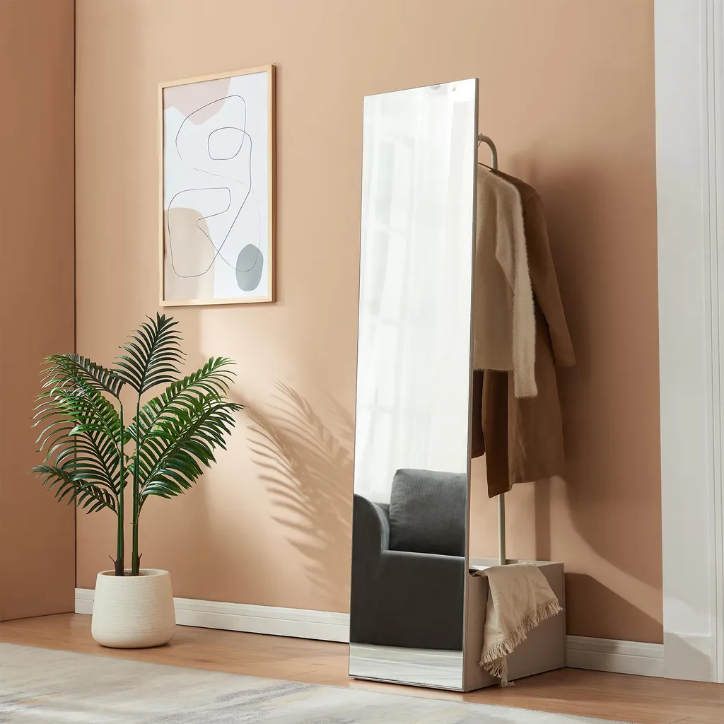 Miroir en pied avec portant intégré Saden 165 cm coloris sable doux