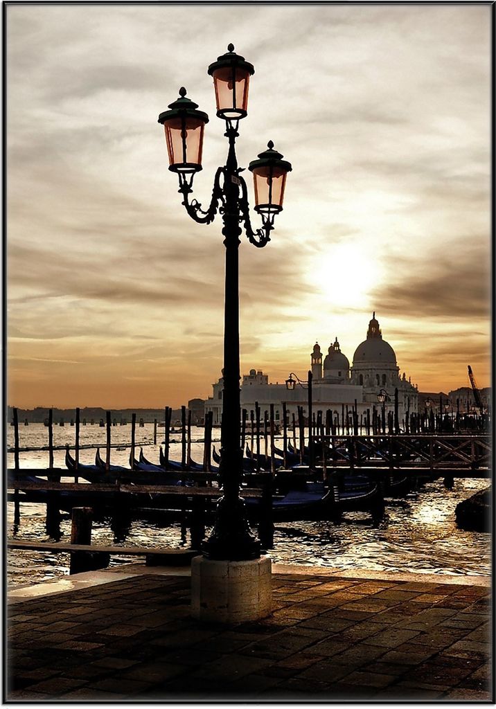 Wallario Wandbild Venedig - Lagune bei Sonnenuntergang, Größe: 70,30 x 100,30 cm, Poster mit schwarzem Aluminiumrahmen