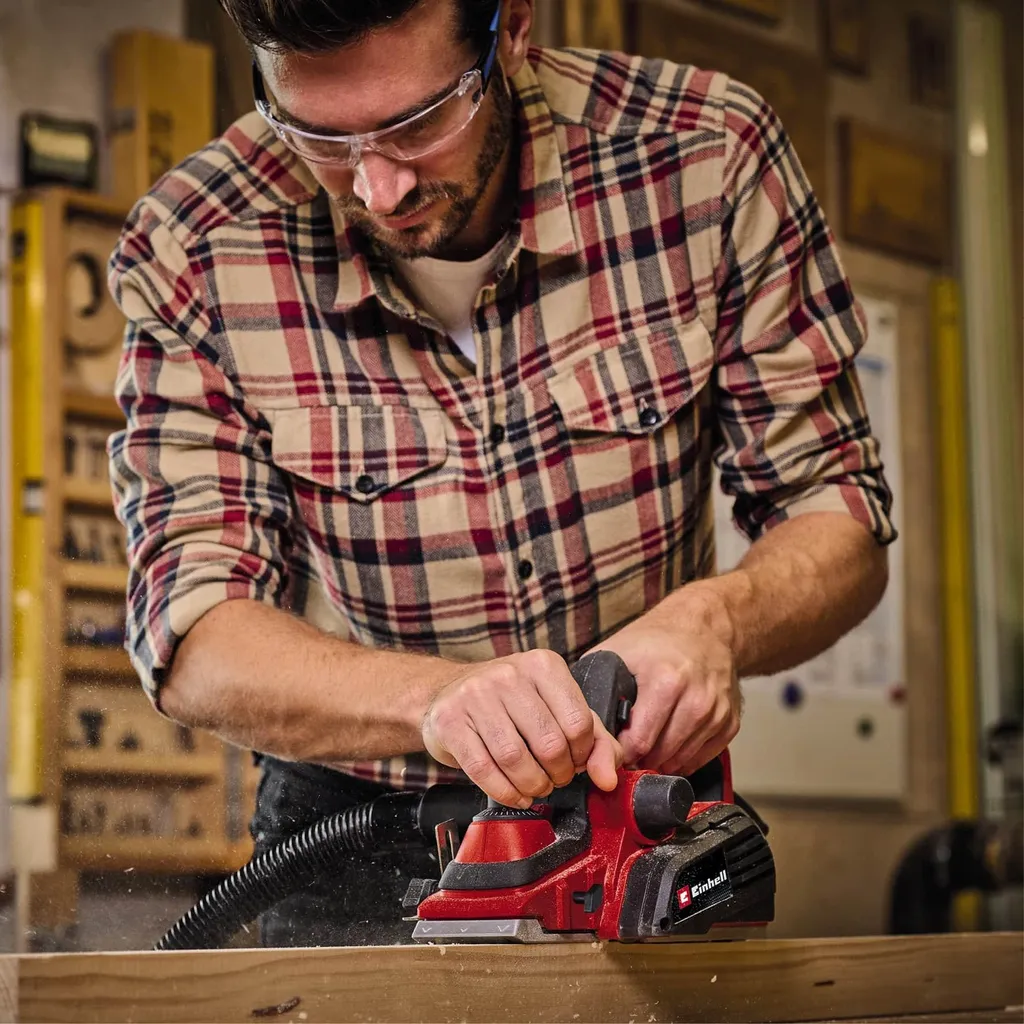 Rabot électrique TE-PL 920 Einhell - 920W et profondeur de passe 3,5mm