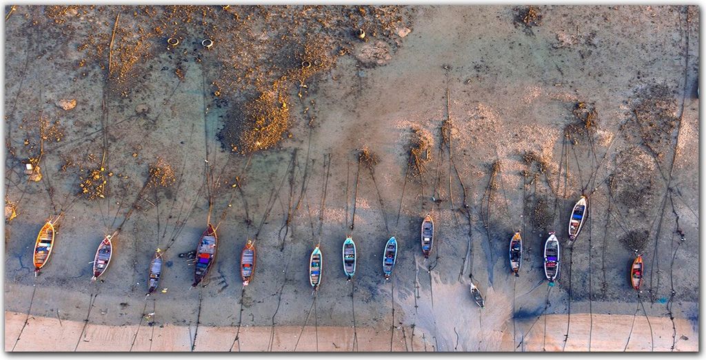 Coloray Bild aus Acryl 100 cm x 50 cm - Küche Wanddekoration Dekoration Wohnzimmer Gehärtetes Acryl Acrylblock mit Bild - Boote Küste Strand