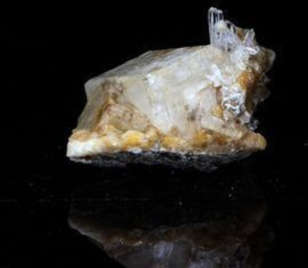 Ame-Quarz (Fadenquarz) + Calcit 60,2 Karat