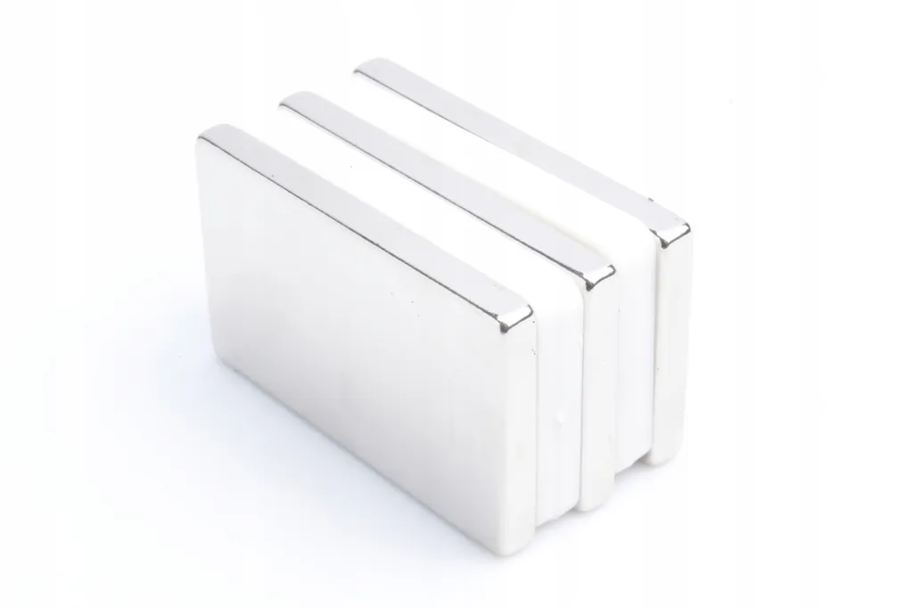 Aimant Néodyme MPL 50x30x8 N38 : Finissez-en avec les Fixations Fragiles