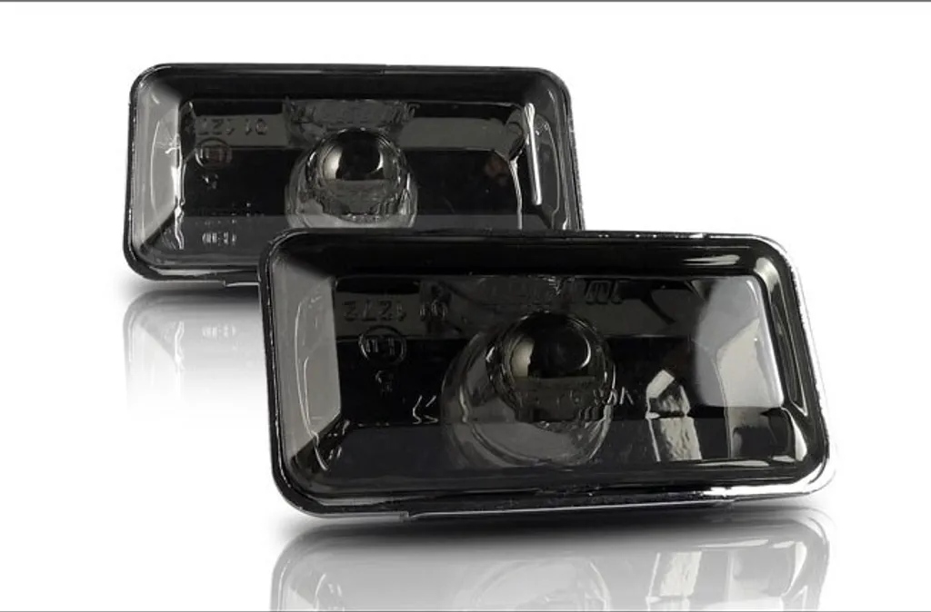 Frecce Anteriori Nere Smoke per Volkswagen Golf 3 / Vento Kit 2 Pezzi