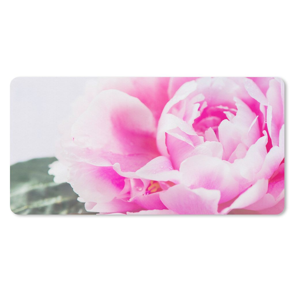 MuchoWow Schreibtischunterlage Nahaufnahme einer rosa Pfingstrose mit Blättern 80x40 cm - XXL Mauspad - Gaming Mauspad