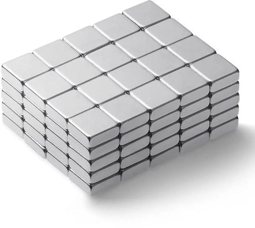 Solution de fixation magnétique invisible : 100 mini-aimants 5x5x2 mm