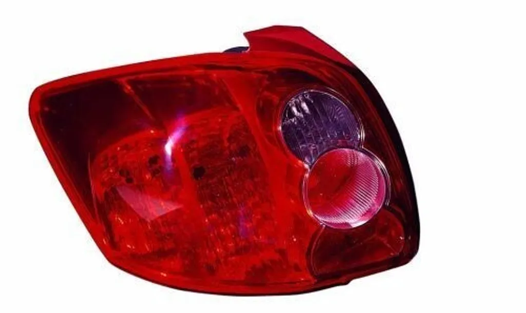 Remplacer feu arrière gauche cassé Toyota Auris E15 - Réf OE 8156102400