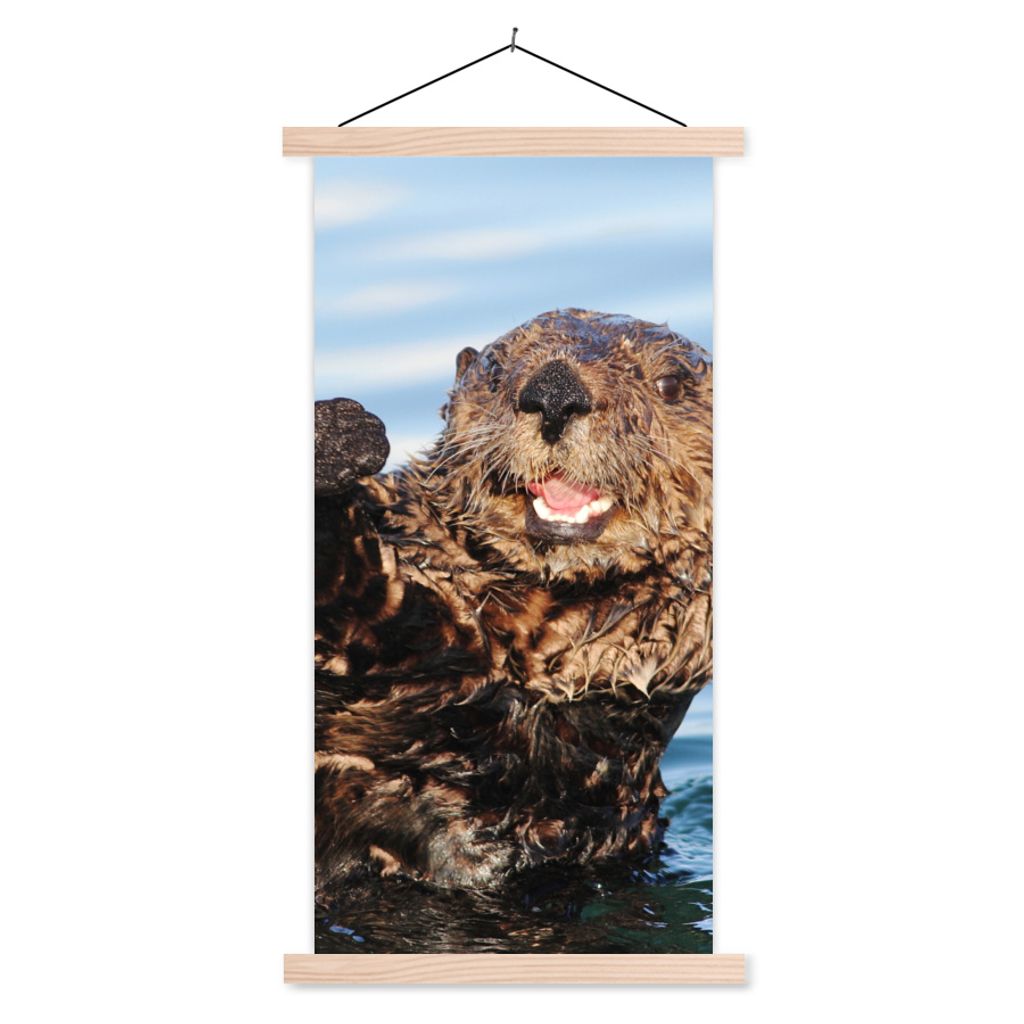 MuchoWow Textilposter Otter im Wasser 40x80 cm mit holzfarbenen Rahmen - Wohnzimmer