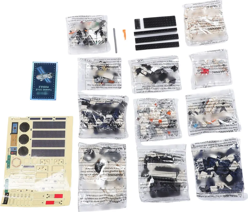 Station Spatiale Kit de Construction 895 Pièces avec Figurines Astronautes