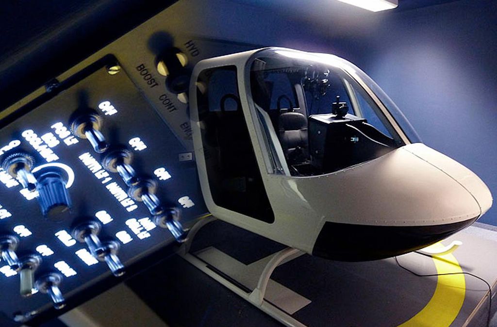 Jochen Schweizer Hubschrauber-Simulator in Wien; Erlebnis verschenken oder selbst erleben; Gruppengröße beträgt zwischen 1 und 2 Personen Bis z...