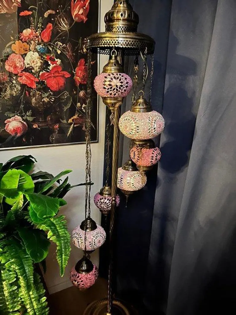 Lampadaire 7 globes artisanal violet et fuchsia en verre soufflé bouche