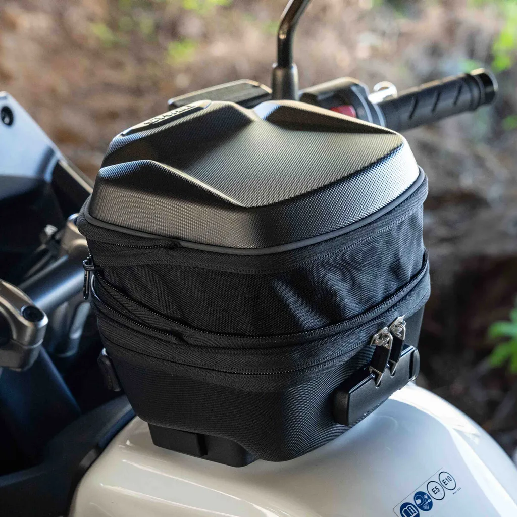 Borsa Serbatoio SHAD E03CL PRO: Click System e Sicurezza Totale - 11