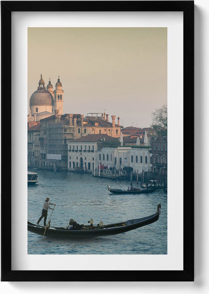 Gondel in Venedig - Italien– Wandbild mit Rahmen – Gerahmtes Bild – Wanddekoration – 40x60 cm – Schwarz
