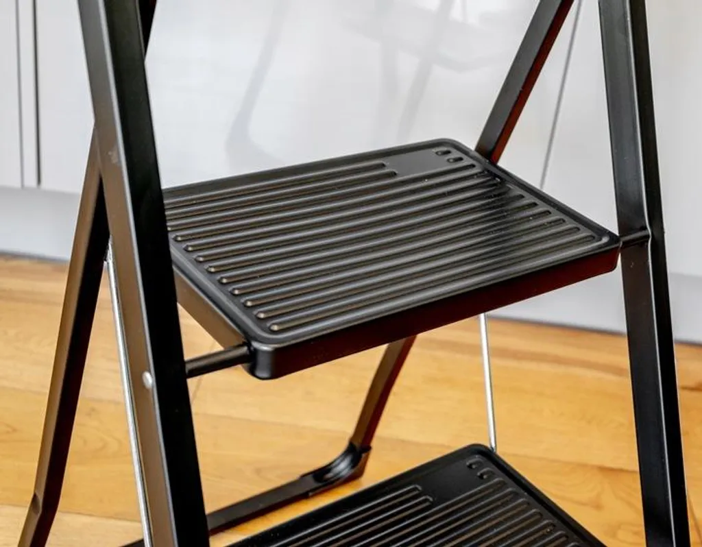 Drabest Échelle 2 marches Noir : Escabeau pliable stable et léger - 6