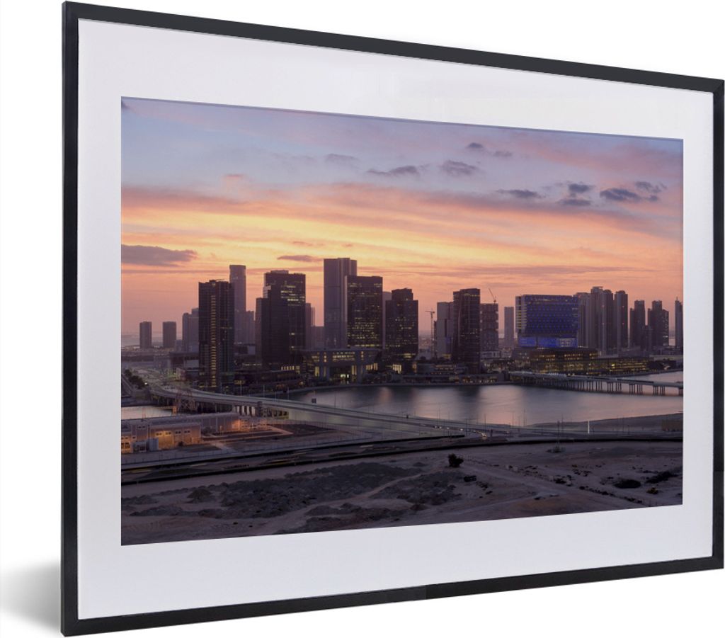 MuchoWow MuchoWow Gerahmtes Poster Die Hauptstadt der Vereinigten Arabischen Emirate am Morgen 40x30 cm - Poster mit zchwarzem Bilderrahmen - B...