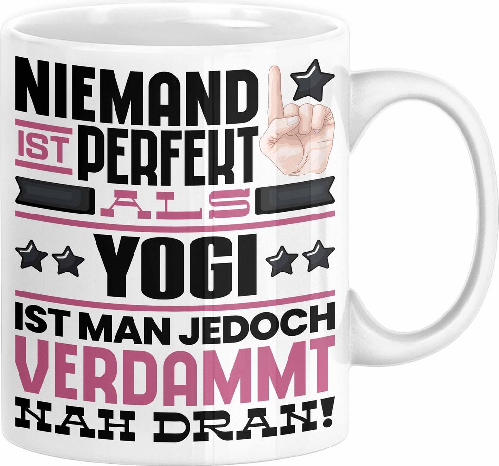 Yogi Geschenk Tasse Lustige Geschenkidee für Yogi Geburtstag Kaffee-Becher Niemand Ist Perfekt Aber Als Yogi Ist Man Nah Dran (Weiß)