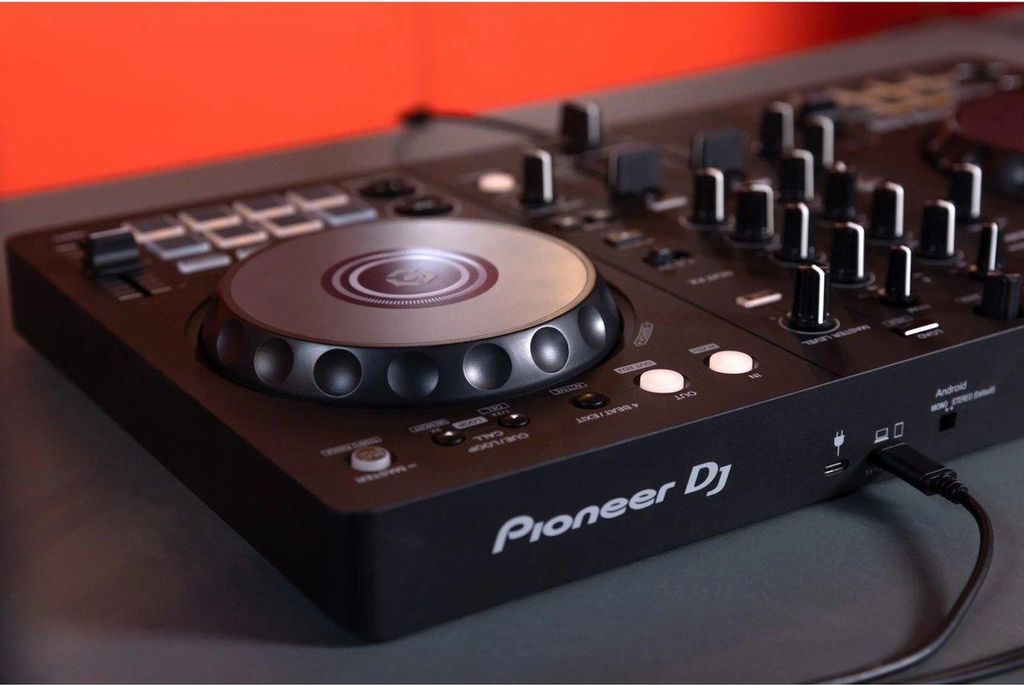 Kontroler DJ Pioneer DDJ-FLX4 z 2 kanałami, czarny