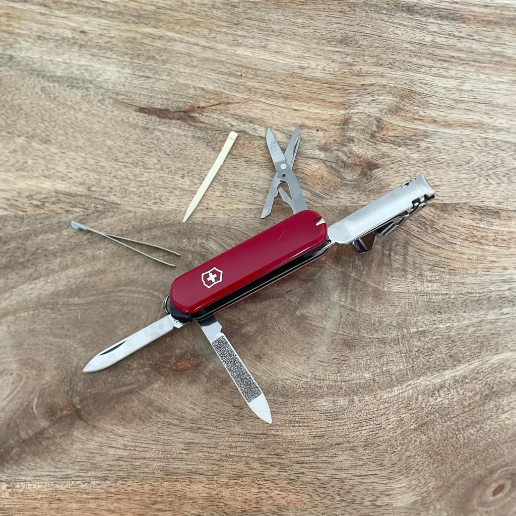 Couteau suisse avec coupe-ongles Nail Clip 580 Victorinox haute précision
