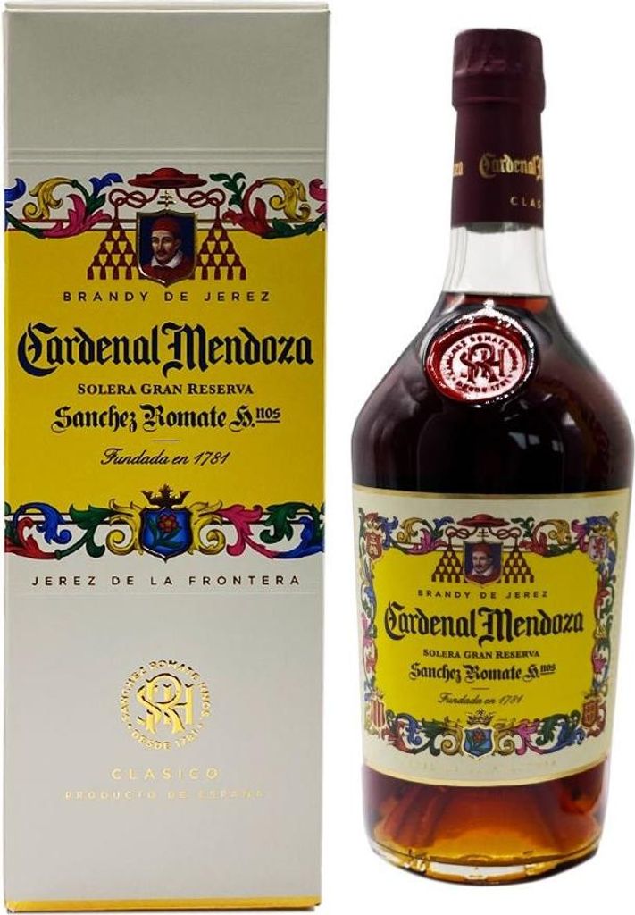 A bottle of Cardenal Mendoza Brandy de Jerez and its packaging.