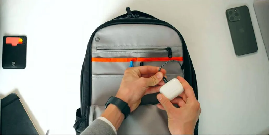 HyperPack Pro Noir : Sac à dos avec Tracker Intégré et Protection RFID