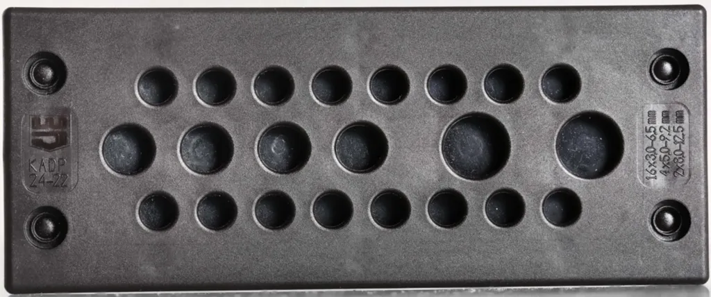 Passe-fil pour couvercle KADP 24/22 - Plaque d'entrée de câbles 24 modules
