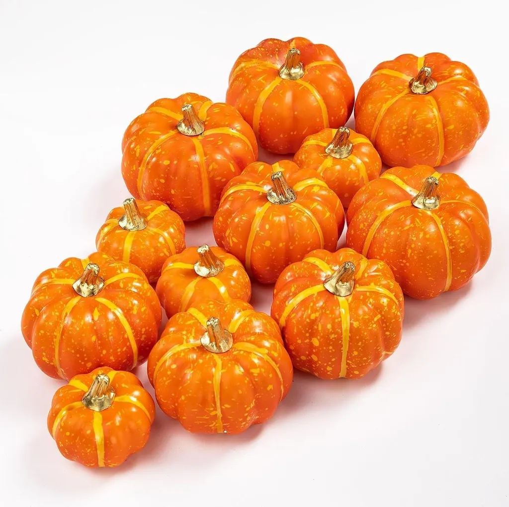 Zucche per la decorazione della tavola di Halloween e del