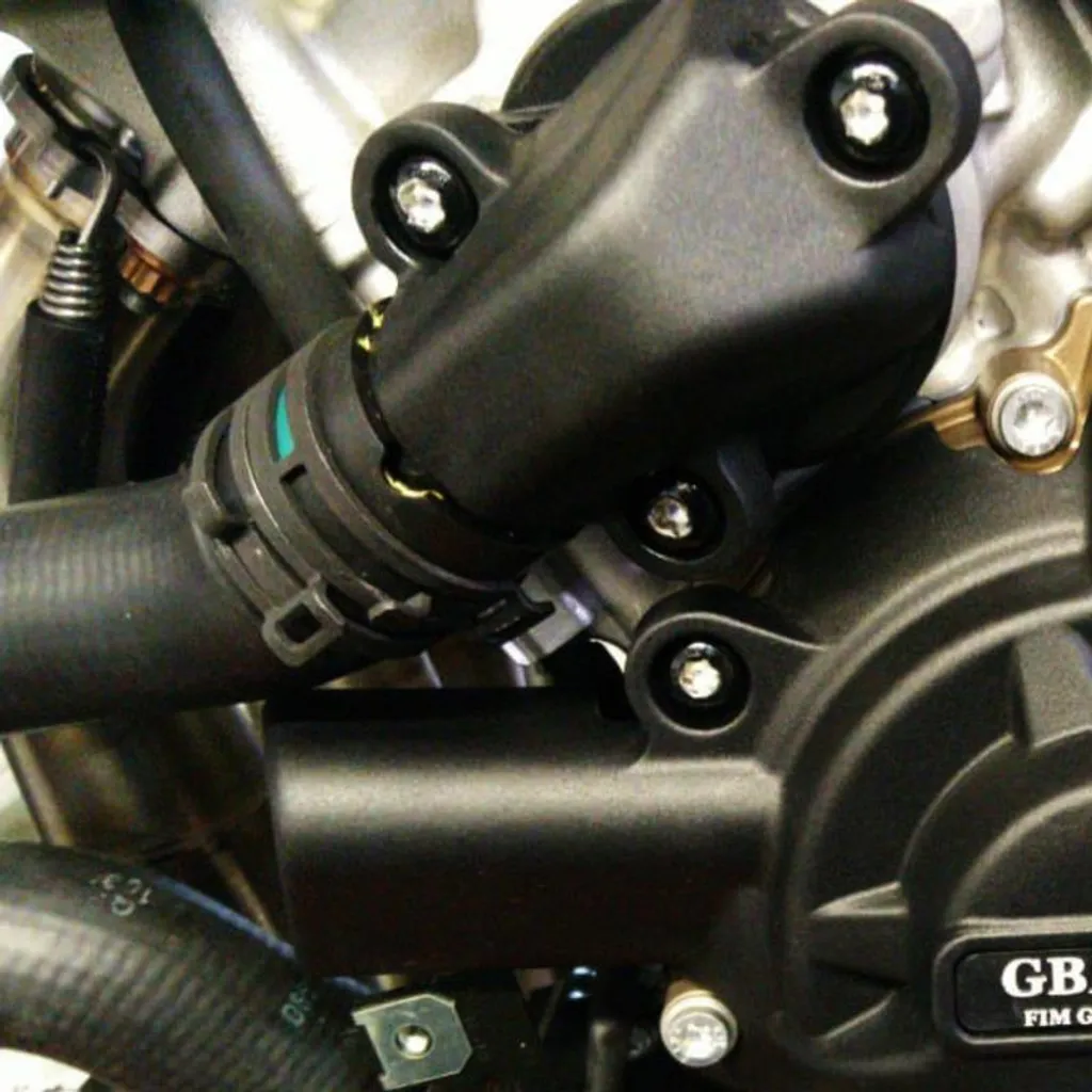 Protection de Pompe à Eau BMW S1000RR pour Usage Circuit et Compétition - 2