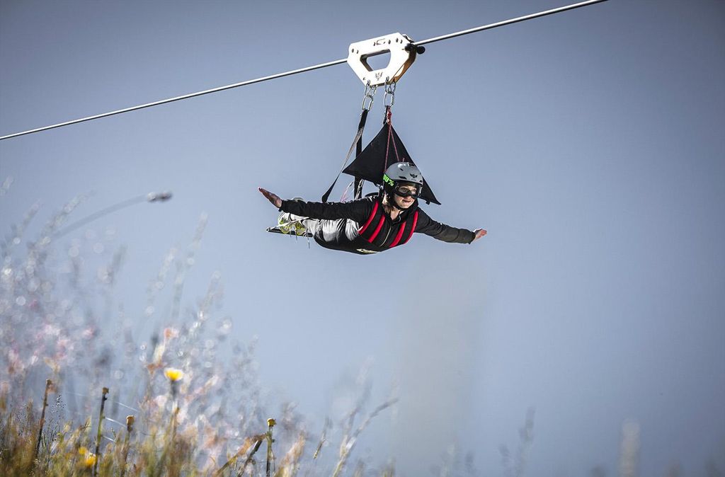Jochen Schweizer Flying Fox XXL im Salzburger Land; Erlebnis verschenken oder selbst erleben; Gutschein gültig für 1 Person Zuschauer möglich (g...